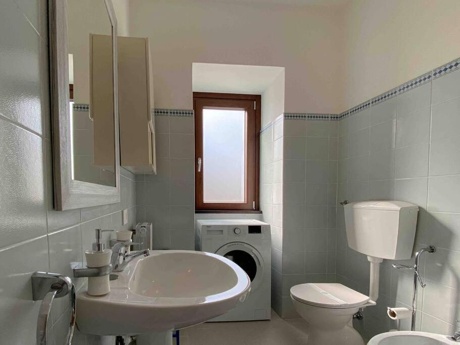 Vista Lago-Appartamento Funzionale Con Vista Varese Esterno foto