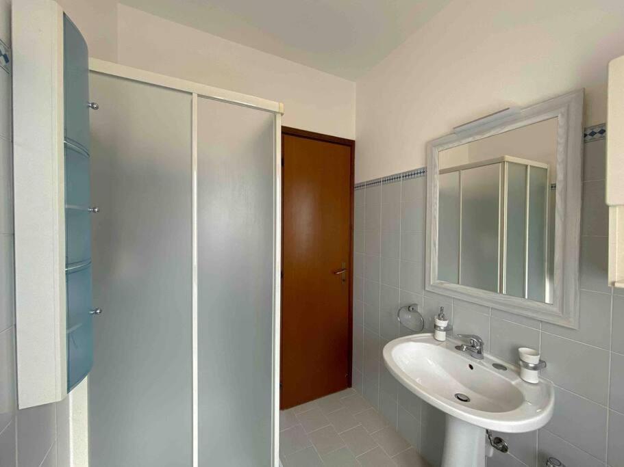 Vista Lago-Appartamento Funzionale Con Vista Varese Esterno foto