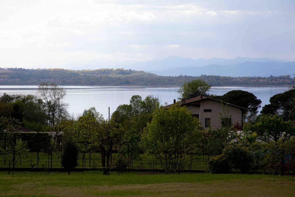 Vista Lago-Appartamento Funzionale Con Vista Varese Esterno foto